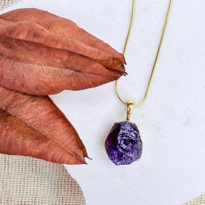 Roi necklace with raw amethyst, gold plated